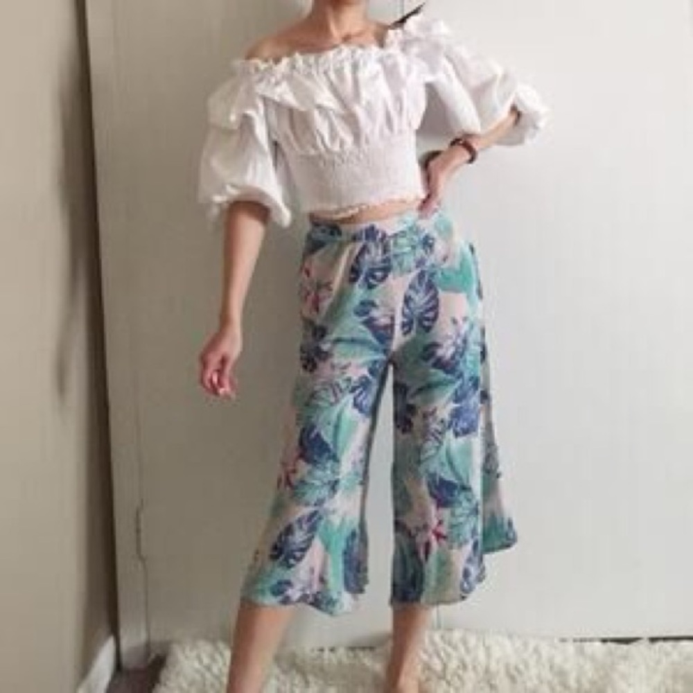Mudd Tropical Leaf Print Palazzo Pants Capris in Blue and Green Sz Small